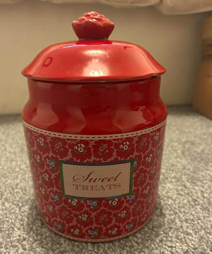 Red ceramic floral sweet - red,