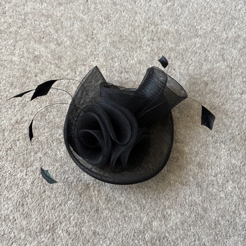 Black fascinator clip - black,