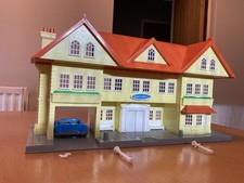Vintage OH PENNY! Three Gables House By Bluebird Toys 1987 With Accessories