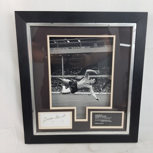 Gordon banks signed - banks, england