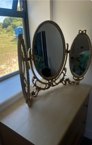 Vintage cream gold gilt free