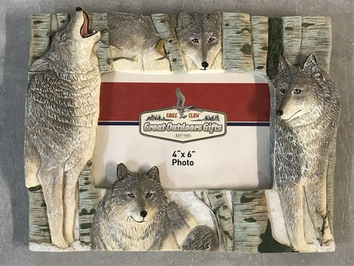 Four wolves picture - wolves,