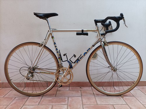 Alan 303 alu - alan, road