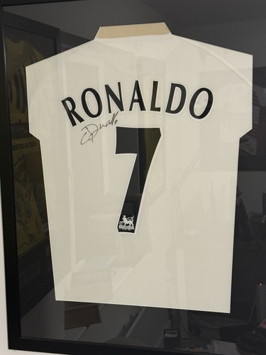 Cristiano ronaldo signed man - cristiano,