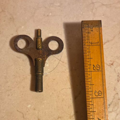 Vintage metal clock winding - metal,
