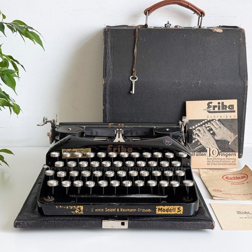 Erika typewriter 1930s - erika,