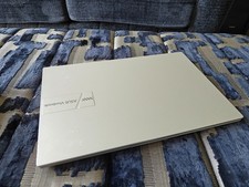 ASUS Vivobook silver X1404V
