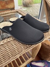 Flyflot Ladies Black Slip On