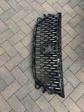 2019 PEUGEOT 2008 FRONT BUMPER GRILL 9825860780 (8393)