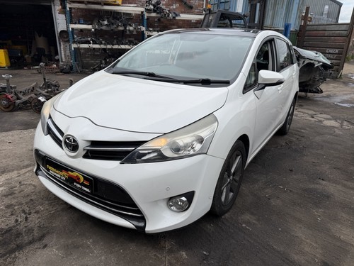 Toyota avensis verso mk2 - verso,