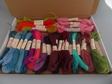 SMALL SELECTION OF ODDMENTS ALL PART USED PATONS BEEHIVE TAPESTRY WOOL AS PHOTOS