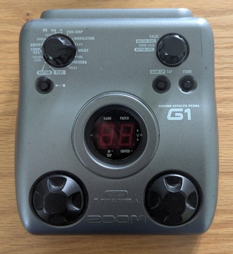 Zoom guitar effects pedal - effects,