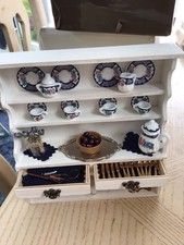 Complete Dresser. 12th Scale