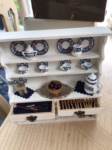 Complete dresser 12th - complete, scale