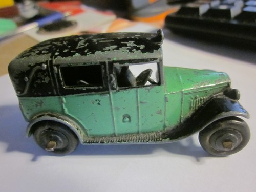 Pre war dinky austin green - pre,