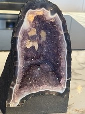 🌌 Stunning Amethyst
