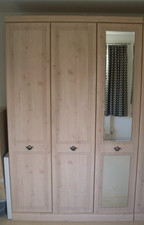 Astons - Oyster Bay 3 door