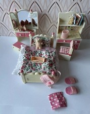 sylvanian families vintage Badge & Pink  Girl Bedroom Set, EC