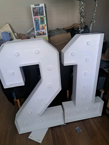 4ft light numbers - light, up