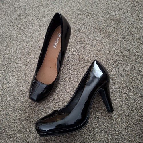 Black patent court shoes size - patent,