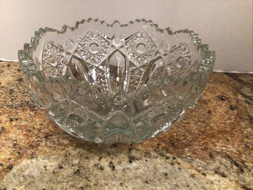Vintage pressed crystal bowl - pressed.,