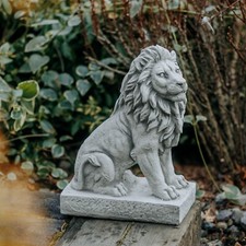 Lion right stone figure H.34