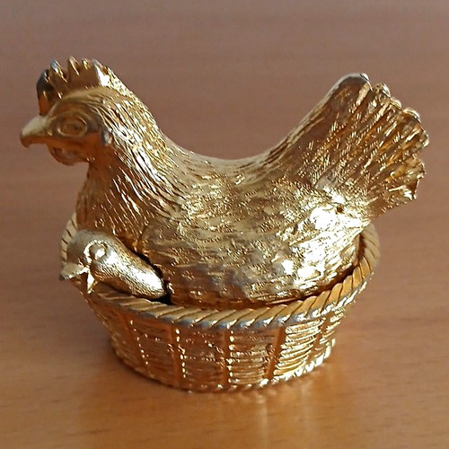 Vintage gold tone metal hen - metal, on