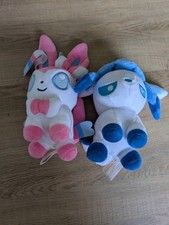 Pokémon Collectibles Sylveon & Glaceon  Official Pokémon Eeveelution Soft Toys