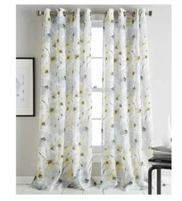 DKNY Modern Bloom 50" X 63"