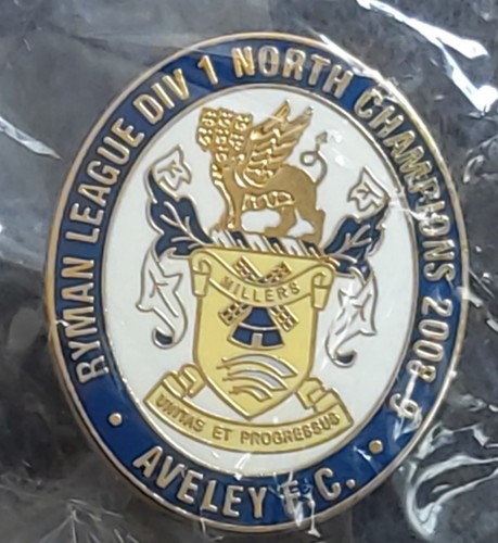 Aveley football club enamel - football,