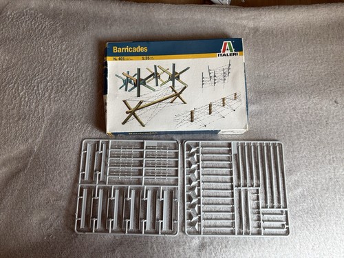 Italeri 401 barricades 35 - barricades, 1:35