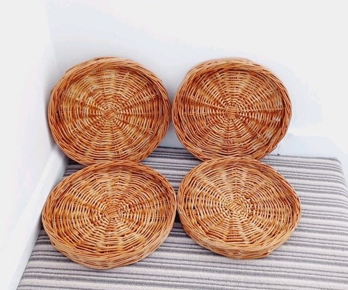 Wicker paper plate holders - 4,