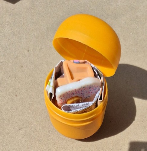 New kinder surprise - surprise, figure