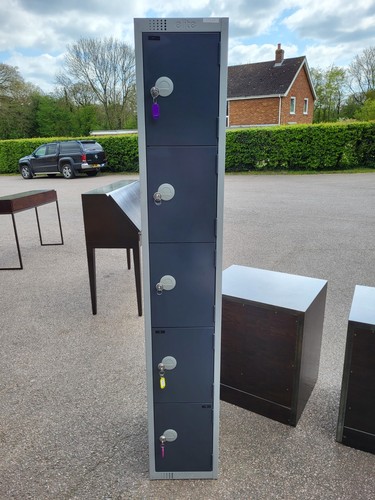 Elite grey metal - locker,