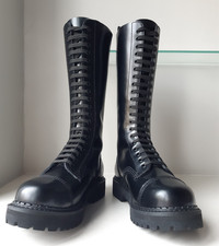 UK8 Gladiator ‘Sentinel’