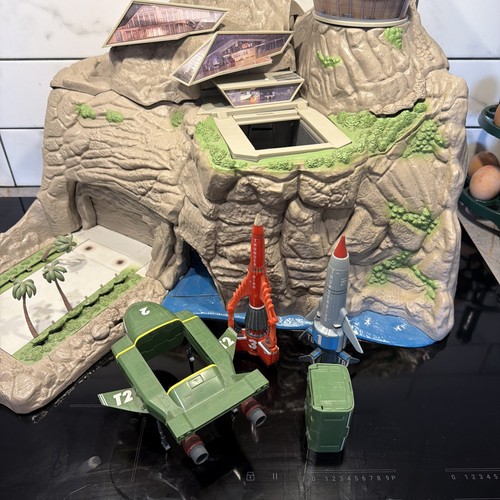 Thunderbirds tracy island - tracy, 2015