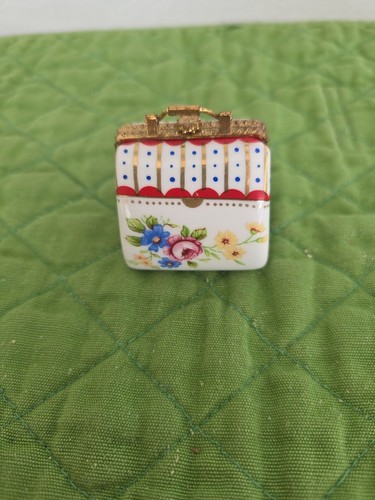 Miniature vintage trinket - vintage, box