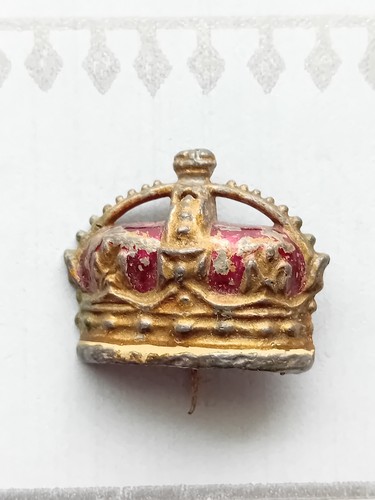 Vintage painted metal king - painted, king's