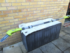 RYOBI EZ Reach 18v Cordless Telescopic Pole Saw with Battery and Charger