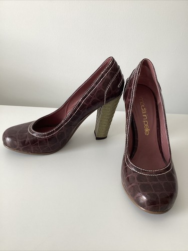 Brown crocodile shoes - brown,