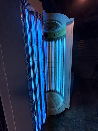 Vertical stand tanning - vertical,