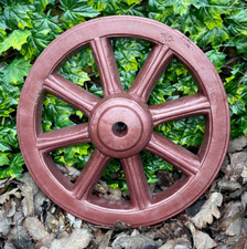 Concrete wagon wheel decor Vintage wooden cartwheel sculpture Garden ornaments
