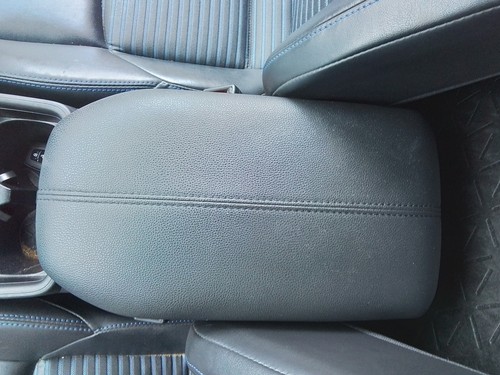 Centre armrest lid toyota - centre,