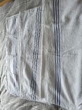 3 USED WHITE HOTEL LEISURE CLUB POOL LARGE BATH SHEET TOWELS SIZE 85X134cm 