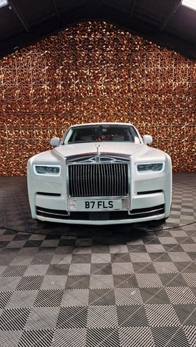 Chauffeur service prom car - chauffeur, service/prom/car