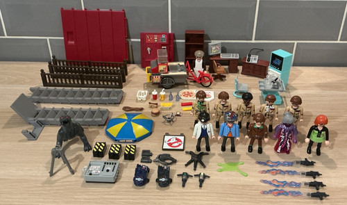 Playmobil ghostbusters figures - ghostbusters,