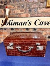 A Crocodile Gentlemans Vanity