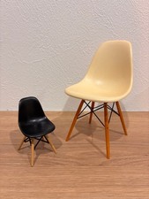 Eames Shell Chair Miniature