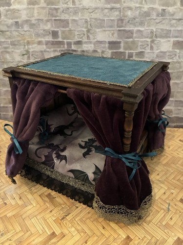 Dolls house scale - dolls,