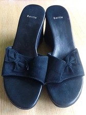 BERTIE SIZE 5 BLACK SUEDE